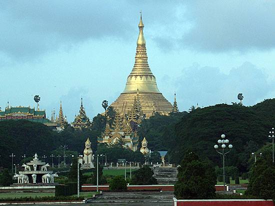 Shwedagon Pagoda photo image