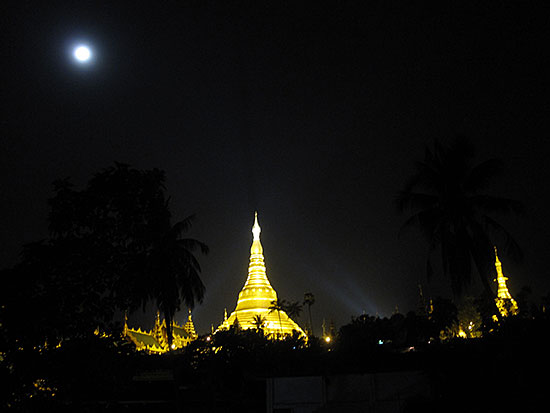 Shwedagon Pagoda photo image