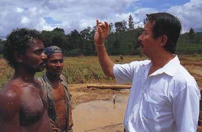 Okamoto and Sri Lankans photo image